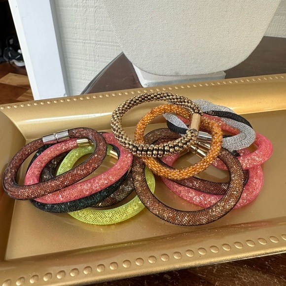 12 magnetic closure and roll on bracelets - Picture 1 of 10